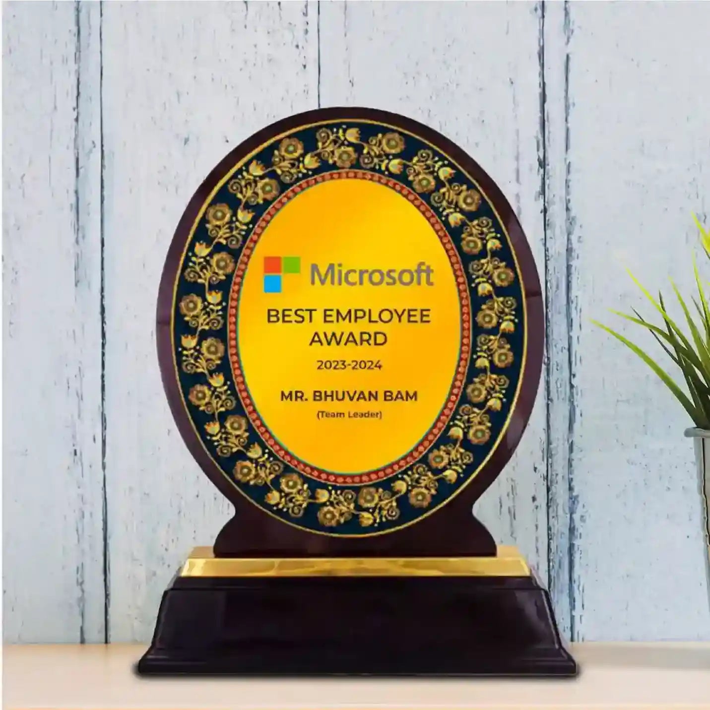 Best-quality Victorious Oval Trophy
